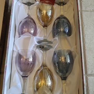 NWT Italian Wine Glasses! Beautiful!